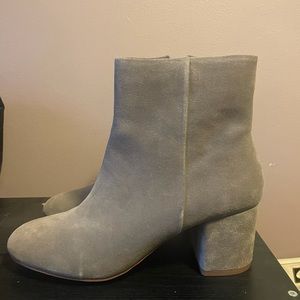 Never worn Splendid Suede Booties 9.5
